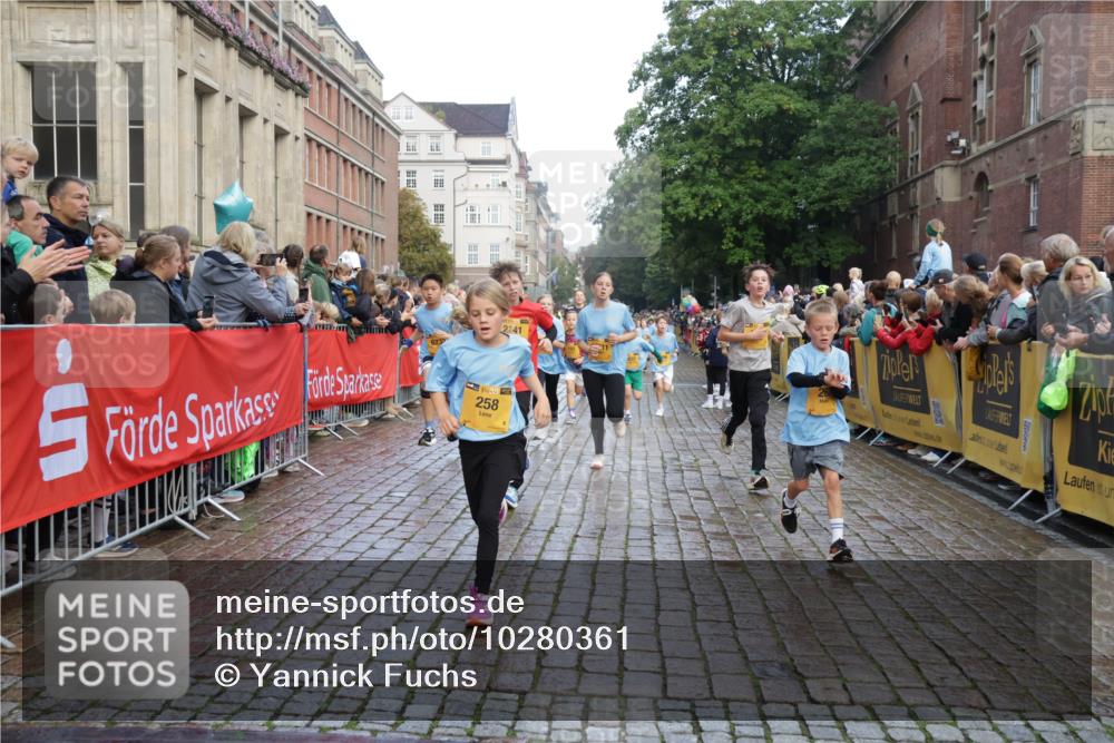 13.09.2026 - Kiel Lauf Yannick Fuchs http://msf.ph/oto/10280361 13.09.2026 08:53:35 Ziel 888, 1149, 1159, 2016, 2614, 3210, 3328, 5177, 5344, 5455, 6004, 6846, 6894, 6979, 7240, 7635, 8024, 8525, 8857, 8968, 9410, 9816, 10122, 11185, 11455, 11593, 11830, 347, 1919, 2570, 2743, 2985, 3316, 3419, 4060, 4291, 4756, 5284, 5342, 5344, 5436, 6103, 6579, 6846, 7085, 7170, 7875, 8018, 8095, 8510, 8541, 8601, 8819, 8947, 9410, 10390, 11455, 12168, 193, 258, 262, 1332, 1529, 2141, 2447, 3234, 4607, 4791, 5120, 5432, 6267, 6628, 6702, 8671, 10997, 5147, 10024, 12488 meine-sportfotos.de