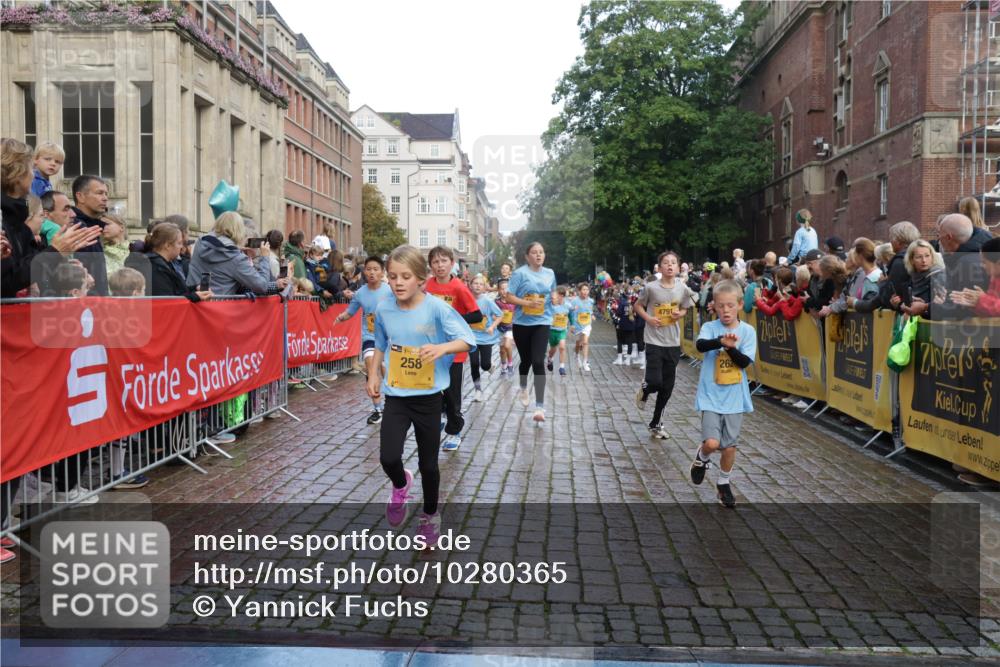 13.09.2026 - Kiel Lauf Yannick Fuchs http://msf.ph/oto/10280365 13.09.2026 08:53:35 Ziel 888, 1149, 1159, 2016, 2614, 3210, 3328, 5177, 5344, 5455, 6004, 6846, 6894, 6979, 7240, 7635, 8024, 8525, 8857, 8968, 9410, 9816, 10122, 11185, 11455, 11593, 11830, 347, 1919, 2570, 2743, 2985, 3316, 3419, 4060, 4291, 4756, 5284, 5342, 5344, 5436, 6103, 6579, 6846, 7085, 7170, 7875, 8018, 8095, 8510, 8541, 8601, 8819, 8947, 9410, 10390, 11455, 12168, 193, 258, 262, 1332, 1529, 2141, 2447, 3234, 4607, 4791, 5120, 5432, 6267, 6628, 6702, 8671, 10997, 5147, 10024, 12488 meine-sportfotos.de
