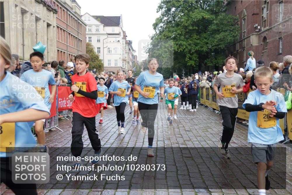 13.09.2026 - Kiel Lauf Yannick Fuchs http://msf.ph/oto/10280373 13.09.2026 08:53:36 Ziel 888, 1149, 1159, 2016, 2614, 3210, 3328, 5120, 5177, 5455, 6004, 6894, 6979, 7240, 7635, 8024, 8525, 8671, 8857, 8968, 9816, 10122, 10997, 11185, 11593, 11830, 12548, 347, 1919, 2570, 2743, 2985, 3316, 3419, 4060, 4291, 4756, 5284, 5342, 5344, 5436, 6103, 6579, 6846, 7085, 7170, 7875, 8018, 8095, 8510, 8541, 8601, 8819, 8947, 9410, 10390, 11455, 12168, 193, 258, 262, 1332, 1529, 1823, 2141, 2447, 3234, 4607, 4791, 5432, 6267, 6628, 6702, 10024 meine-sportfotos.de
