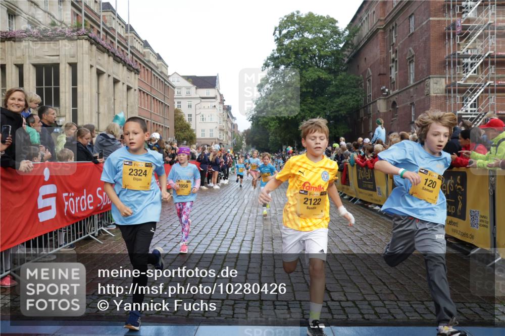 13.09.2026 - Kiel Lauf Yannick Fuchs http://msf.ph/oto/10280426 13.09.2026 08:53:41 Ziel 888, 1149, 1332, 2016, 2447, 5120, 5177, 5455, 6004, 6702, 8024, 8525, 8671, 8968, 9816, 10997, 11170, 11593, 11830, 12511, 12548, 12828, 347, 1159, 1919, 2570, 2614, 2743, 2985, 3210, 3316, 3328, 3419, 4060, 4291, 5177, 5284, 5342, 5344, 5436, 6103, 6846, 6894, 6979, 7170, 7240, 7635, 7875, 8095, 8541, 8601, 8819, 8857, 8947, 9410, 10122, 10390, 11185, 11455, 12168, 120, 193, 258, 262, 1529, 1823, 2141, 3234, 4607, 4791, 5432, 6267, 6628, 5342, 8601 meine-sportfotos.de