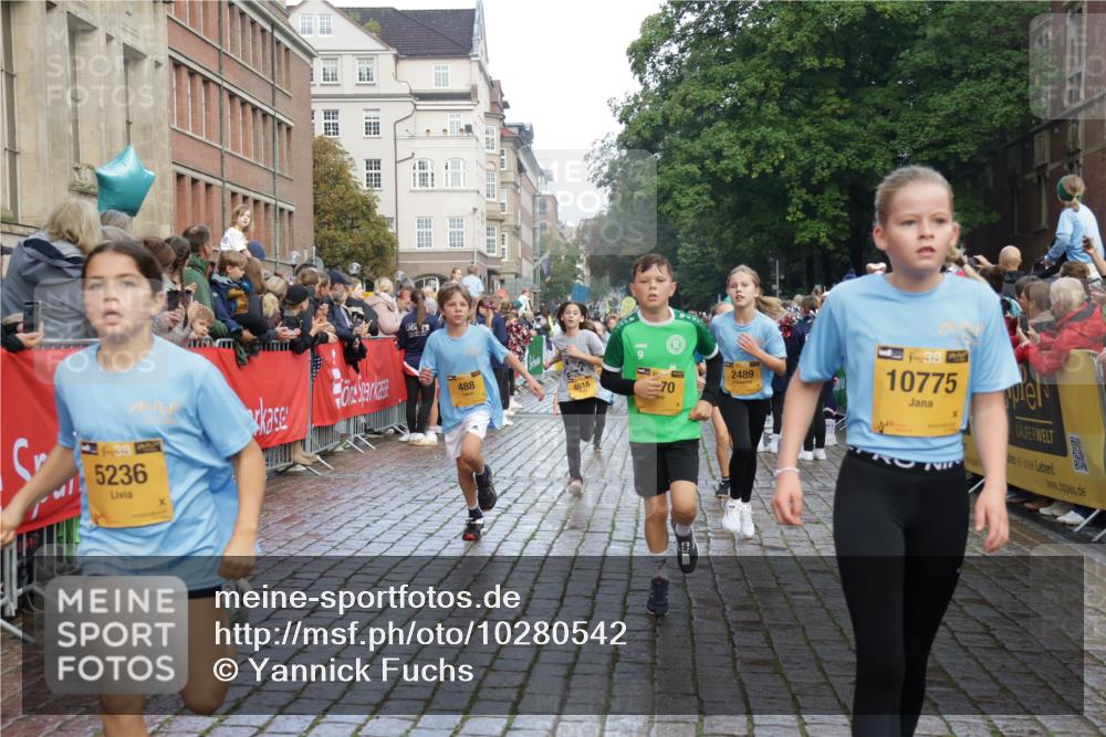 13.09.2026 - Kiel Lauf Yannick Fuchs http://msf.ph/oto/10280542 13.09.2026 08:53:51 Ziel 193, 258, 262, 1332, 1529, 1823, 2141, 2447, 3234, 4607, 4791, 5120, 5432, 6267, 6628, 6702, 6733, 7341, 7815, 8006, 8332, 8671, 9266, 10726, 10997, 11170, 12511, 12548, 12711, 12828, 347, 888, 1149, 1159, 1919, 2016, 2570, 2614, 2743, 3210, 3328, 3419, 4291, 5120, 5177, 5284, 5344, 5455, 6004, 6103, 6846, 6894, 6979, 7170, 7240, 7635, 7875, 8024, 8095, 8525, 8541, 8671, 8819, 8857, 8947, 8968, 9410, 9816, 10122, 10997, 11185, 11455, 11593, 11830, 12168, 12548, 120, 488 meine-sportfotos.de
