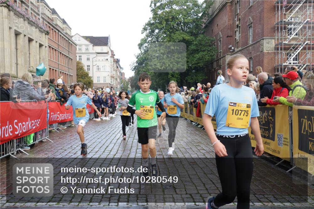 13.09.2026 - Kiel Lauf Yannick Fuchs http://msf.ph/oto/10280549 13.09.2026 08:53:51 Ziel 193, 258, 262, 1332, 1529, 1823, 2141, 2447, 3234, 4607, 4791, 5120, 5432, 6267, 6628, 6702, 6733, 7341, 7815, 8006, 8332, 8671, 9266, 10726, 10997, 11170, 12511, 12548, 12711, 12828, 347, 888, 1149, 1159, 1919, 2016, 2570, 2614, 2743, 3210, 3328, 3419, 4291, 5120, 5177, 5284, 5344, 5455, 6004, 6103, 6846, 6894, 6979, 7170, 7240, 7635, 7875, 8024, 8095, 8525, 8541, 8671, 8819, 8857, 8947, 8968, 9410, 9816, 10122, 10997, 11185, 11455, 11593, 11830, 12168, 12548, 120, 488 meine-sportfotos.de