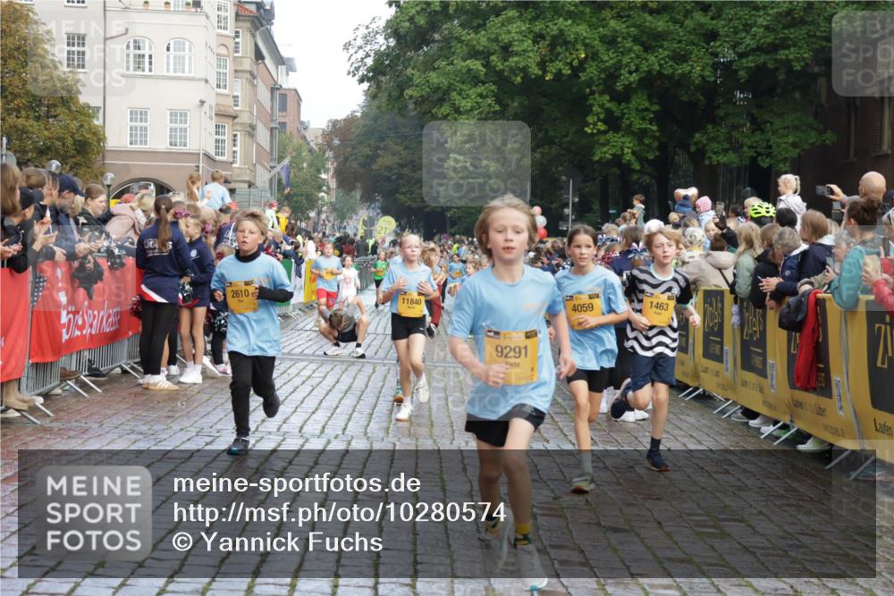 13.09.2026 - Kiel Lauf Yannick Fuchs http://msf.ph/oto/10280574 13.09.2026 08:53:56 Ziel 120, 193, 258, 262, 1244, 1529, 1823, 2122, 2141, 2324, 3234, 4607, 4791, 4956, 5432, 5586, 6267, 6628, 6733, 7341, 7815, 8006, 8332, 9266, 10726, 12511, 12663, 12711, 12829, 347, 888, 1149, 1159, 1332, 2016, 2447, 2570, 2614, 2743, 3210, 3328, 4291, 5120, 5177, 5284, 5344, 5455, 6004, 6702, 6846, 6894, 6979, 7240, 7635, 8024, 8525, 8671, 8857, 8947, 8968, 9410, 9816, 10122, 10997, 11170, 11185, 11455, 11593, 11830, 12168, 12511, 12548, 12828, 488, 1463, 2610, 4059, 7875 meine-sportfotos.de