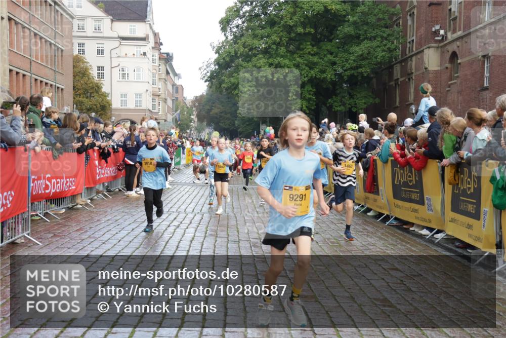 13.09.2026 - Kiel Lauf Yannick Fuchs http://msf.ph/oto/10280587 13.09.2026 08:53:56 Ziel 120, 193, 258, 262, 1244, 1529, 1823, 2122, 2141, 2324, 3234, 4607, 4791, 4956, 5432, 5586, 6267, 6628, 6733, 7341, 7815, 8006, 8332, 9266, 10726, 12511, 12663, 12711, 12829, 347, 888, 1149, 1159, 1332, 2016, 2447, 2570, 2614, 2743, 3210, 3328, 4291, 5120, 5177, 5284, 5344, 5455, 6004, 6702, 6846, 6894, 6979, 7240, 7635, 8024, 8525, 8671, 8857, 8947, 8968, 9410, 9816, 10122, 10997, 11170, 11185, 11455, 11593, 11830, 12168, 12511, 12548, 12828, 488, 1463, 2610, 4059, 7875 meine-sportfotos.de