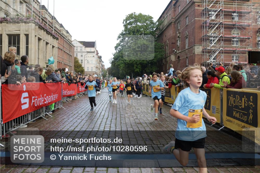 13.09.2026 - Kiel Lauf Yannick Fuchs http://msf.ph/oto/10280596 13.09.2026 08:53:57 Ziel 120, 193, 258, 262, 1244, 1529, 1823, 2122, 2141, 2324, 3234, 4607, 4791, 4956, 5432, 5586, 6267, 6628, 6733, 7341, 7815, 8006, 8332, 9266, 10726, 12663, 12711, 12829, 347, 888, 1149, 1159, 1332, 2016, 2447, 2570, 2614, 3210, 3234, 3328, 4291, 5120, 5177, 5284, 5344, 5455, 6004, 6702, 6846, 6894, 6979, 7240, 7635, 8024, 8525, 8671, 8857, 8947, 8968, 9410, 9816, 10122, 10997, 11170, 11185, 11455, 11593, 11830, 12168, 12511, 12548, 12828, 488, 1463, 2610, 4059, 7875 meine-sportfotos.de