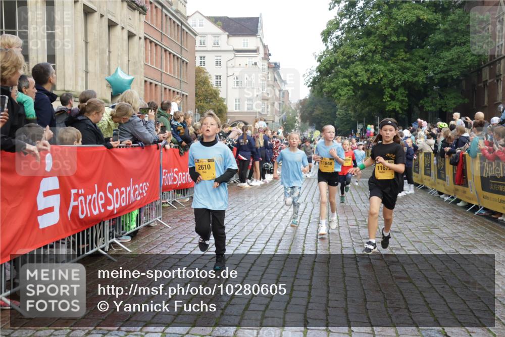 13.09.2026 - Kiel Lauf Yannick Fuchs http://msf.ph/oto/10280605 13.09.2026 08:53:58 Ziel 120, 193, 258, 262, 1244, 1529, 1823, 2122, 2141, 2324, 4607, 4791, 4956, 5432, 5586, 6267, 6628, 6733, 7341, 7815, 8006, 8332, 9266, 9880, 10726, 12663, 12711, 12829, 347, 888, 1149, 1159, 1332, 2016, 2447, 2570, 2614, 3210, 3234, 3328, 4291, 5120, 5177, 5344, 5455, 6004, 6628, 6702, 6846, 6894, 6979, 7240, 7635, 8024, 8525, 8671, 8857, 8947, 8968, 9410, 9816, 10122, 10997, 11170, 11185, 11455, 11593, 11830, 12511, 12548, 12828, 488, 1463, 2610, 4059, 7875 meine-sportfotos.de