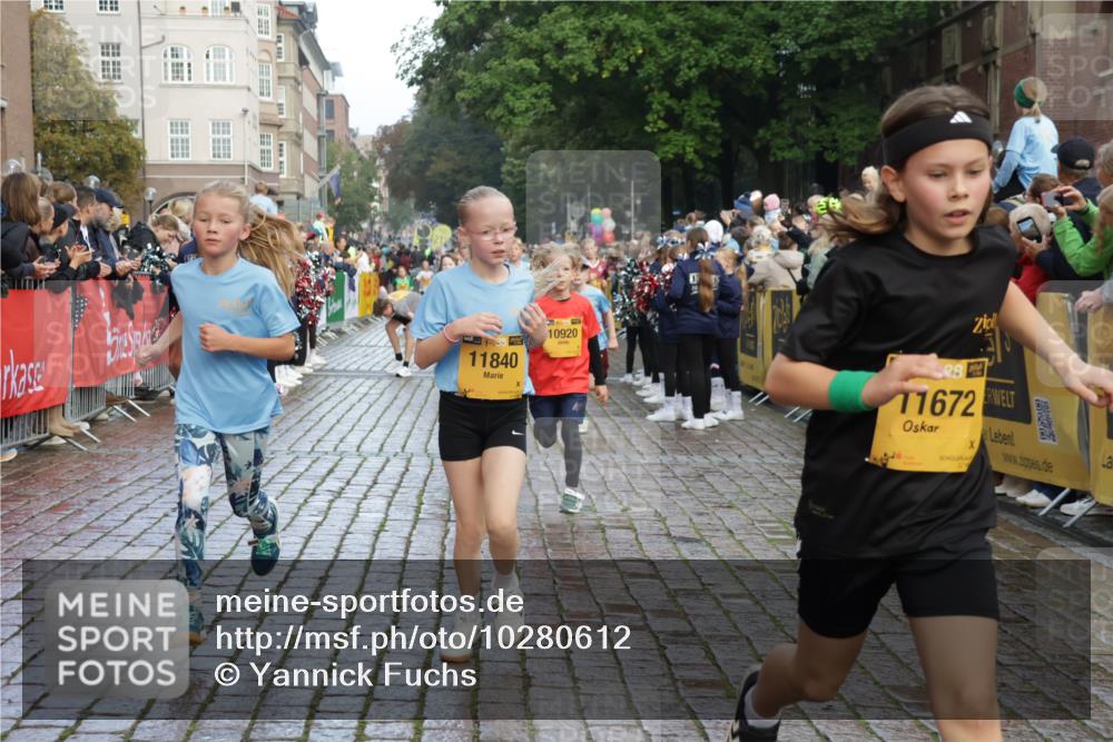 13.09.2026 - Kiel Lauf Yannick Fuchs http://msf.ph/oto/10280612 13.09.2026 08:53:59 Ziel 120, 193, 258, 262, 1244, 1529, 1823, 2122, 2141, 2324, 4607, 4791, 4956, 5432, 5586, 6267, 6733, 7341, 7815, 8006, 8332, 9266, 9880, 10726, 12111, 12663, 12711, 12829, 347, 888, 1149, 1159, 1332, 2016, 2447, 2570, 2614, 3210, 3234, 3328, 5120, 5177, 5344, 5455, 6004, 6628, 6702, 6846, 6894, 6979, 7240, 7635, 8024, 8525, 8671, 8857, 8947, 8968, 9410, 9816, 10122, 10997, 11170, 11185, 11455, 11593, 11830, 12511, 12548, 12828, 488, 1463, 2610, 4059, 4494, 7875 meine-sportfotos.de