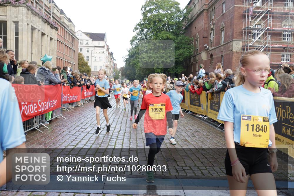 13.09.2026 - Kiel Lauf Yannick Fuchs http://msf.ph/oto/10280633 13.09.2026 08:54:01 Ziel 120, 193, 258, 262, 1244, 1529, 1823, 2122, 2141, 2324, 4791, 4956, 5432, 5586, 5993, 6733, 7341, 7815, 8006, 8332, 9850, 9880, 10726, 10868, 12111, 12112, 12663, 12711, 12829, 888, 1149, 1159, 1332, 2016, 2447, 2614, 3210, 3234, 3328, 4607, 5120, 5177, 5455, 6004, 6267, 6628, 6702, 6894, 6979, 7240, 7635, 8024, 8525, 8671, 8857, 8968, 9266, 9816, 10122, 10997, 11170, 11185, 11593, 11830, 12511, 12548, 12828, 488, 1218, 1463, 2610, 4059, 4494, 7875 meine-sportfotos.de
