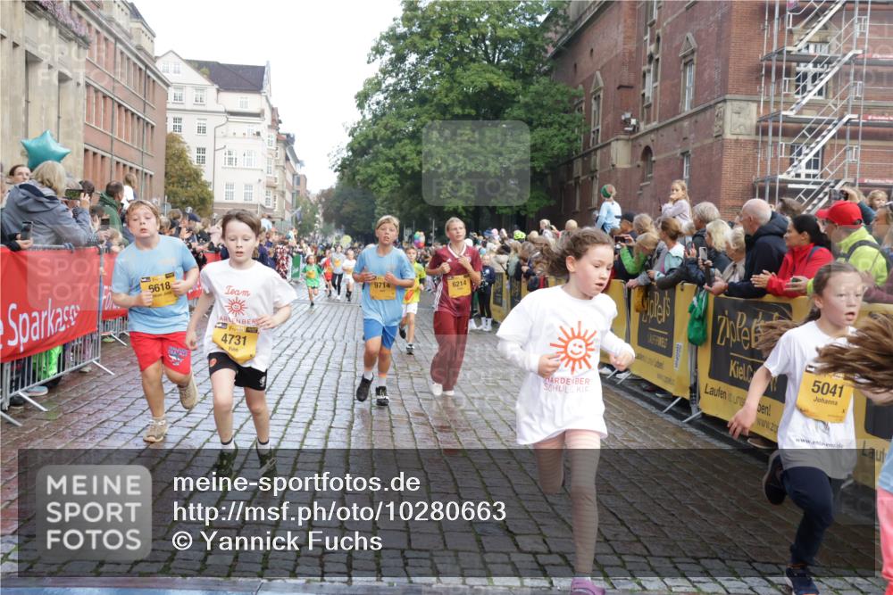 13.09.2026 - Kiel Lauf Yannick Fuchs http://msf.ph/oto/10280663 13.09.2026 08:54:04 Ziel 120, 193, 488, 1244, 1529, 1823, 2122, 2141, 2324, 2489, 4618, 4717, 4956, 5236, 5432, 5586, 5993, 7341, 7470, 7815, 8006, 8332, 9850, 9880, 10726, 10775, 10868, 12111, 12112, 12663, 12829, 193, 258, 262, 888, 1149, 1159, 1332, 1529, 2016, 2447, 3234, 4607, 4791, 5120, 5177, 5432, 5455, 6004, 6267, 6628, 6702, 6733, 7240, 8024, 8332, 8525, 8671, 8857, 8968, 9266, 9816, 10122, 10997, 11170, 11185, 11593, 11830, 12511, 12548, 12711, 12828, 1218, 1463, 2610, 2742, 4059, 4494 meine-sportfotos.de