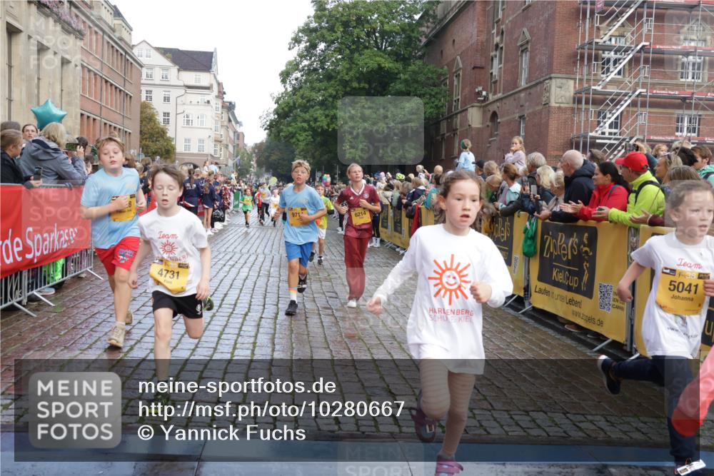 13.09.2026 - Kiel Lauf Yannick Fuchs http://msf.ph/oto/10280667 13.09.2026 08:54:04 Ziel 120, 193, 488, 1244, 1529, 1823, 2122, 2141, 2324, 2489, 4618, 4717, 4956, 5236, 5432, 5586, 5993, 7341, 7470, 7815, 8006, 8332, 9850, 9880, 10726, 10775, 10868, 12111, 12112, 12663, 12829, 193, 258, 262, 888, 1149, 1159, 1332, 1529, 2016, 2447, 3234, 4607, 4791, 5120, 5177, 5432, 5455, 6004, 6267, 6628, 6702, 6733, 7240, 8024, 8332, 8525, 8671, 8857, 8968, 9266, 9816, 10122, 10997, 11170, 11185, 11593, 11830, 12511, 12548, 12711, 12828, 1218, 1463, 2610, 2742, 4059, 4494 meine-sportfotos.de