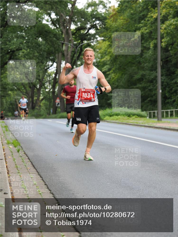 13.09.2026 - 21. swb-Marathon Bremen TobiasT http://msf.ph/oto/10280672 13.09.2026 11:39:03 Laufen 1034 meine-sportfotos.de