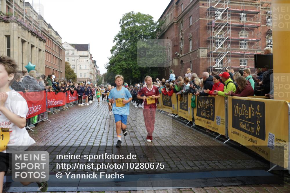 13.09.2026 - Kiel Lauf Yannick Fuchs http://msf.ph/oto/10280675 13.09.2026 08:54:05 Ziel 120, 488, 1244, 1540, 1823, 2122, 2141, 2324, 2489, 4618, 4717, 4956, 5236, 5586, 5993, 7341, 7470, 7815, 8006, 9850, 9880, 10726, 10775, 10868, 12111, 12112, 12663, 12829, 193, 258, 262, 888, 1149, 1159, 1332, 1529, 2016, 2141, 2447, 3234, 4607, 4791, 5120, 5177, 5432, 5455, 6004, 6267, 6628, 6702, 6733, 7240, 7815, 8006, 8024, 8332, 8525, 8671, 8857, 8968, 9266, 9816, 10997, 11170, 11593, 11830, 12511, 12548, 12711, 12828, 1218, 1463, 2610, 2742, 3896, 4059, 4494 meine-sportfotos.de