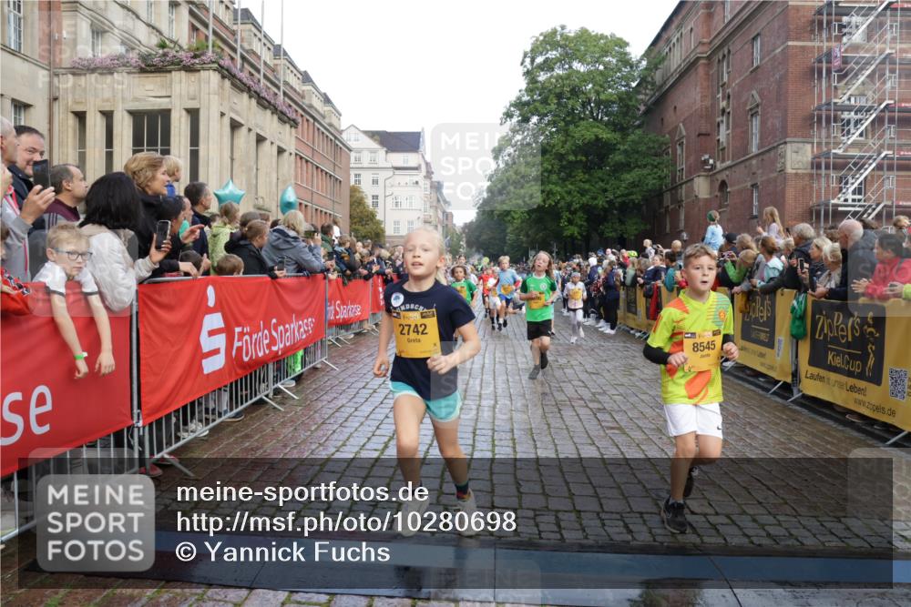 13.09.2026 - Kiel Lauf Yannick Fuchs http://msf.ph/oto/10280698 13.09.2026 08:54:07 Ziel 120, 488, 1244, 1540, 2122, 2324, 2489, 4618, 4717, 4956, 5236, 5586, 5993, 7470, 9850, 9880, 10775, 10868, 12111, 12112, 12663, 12829, 120, 193, 258, 262, 888, 1149, 1332, 1529, 1823, 2016, 2122, 2141, 2447, 3234, 4607, 4791, 5120, 5432, 5455, 6004, 6267, 6628, 6702, 6733, 7341, 7815, 8006, 8024, 8332, 8525, 8671, 8968, 9266, 9816, 10726, 10997, 11170, 11593, 11830, 12511, 12548, 12711, 12828, 241, 1218, 1463, 2610, 2742, 3211, 3896, 4059, 4494 meine-sportfotos.de