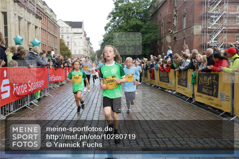 13.09.2026 - Kiel Lauf Yannick Fuchs http://msf.ph/oto/10280719 13.09.2026 08:54:09 Ziel 488, 1244, 1540, 2324, 2489, 4059, 4618, 4717, 4956, 5236, 5586, 5993, 6134, 7470, 9291, 9850, 9880, 10775, 10868, 12111, 12112, 12663, 12829, 120, 193, 258, 262, 888, 1149, 1332, 1529, 1823, 2122, 2141, 2324, 2447, 3234, 4607, 4791, 5120, 5432, 5455, 6004, 6267, 6628, 6702, 6733, 7341, 7815, 8006, 8024, 8332, 8525, 8671, 8968, 9266, 9816, 10726, 10997, 11170, 11593, 11830, 12511, 12548, 12663, 12711, 12828, 241, 1218, 1463, 2610, 2742, 3211, 3896, 3936, 4494 meine-sportfotos.de