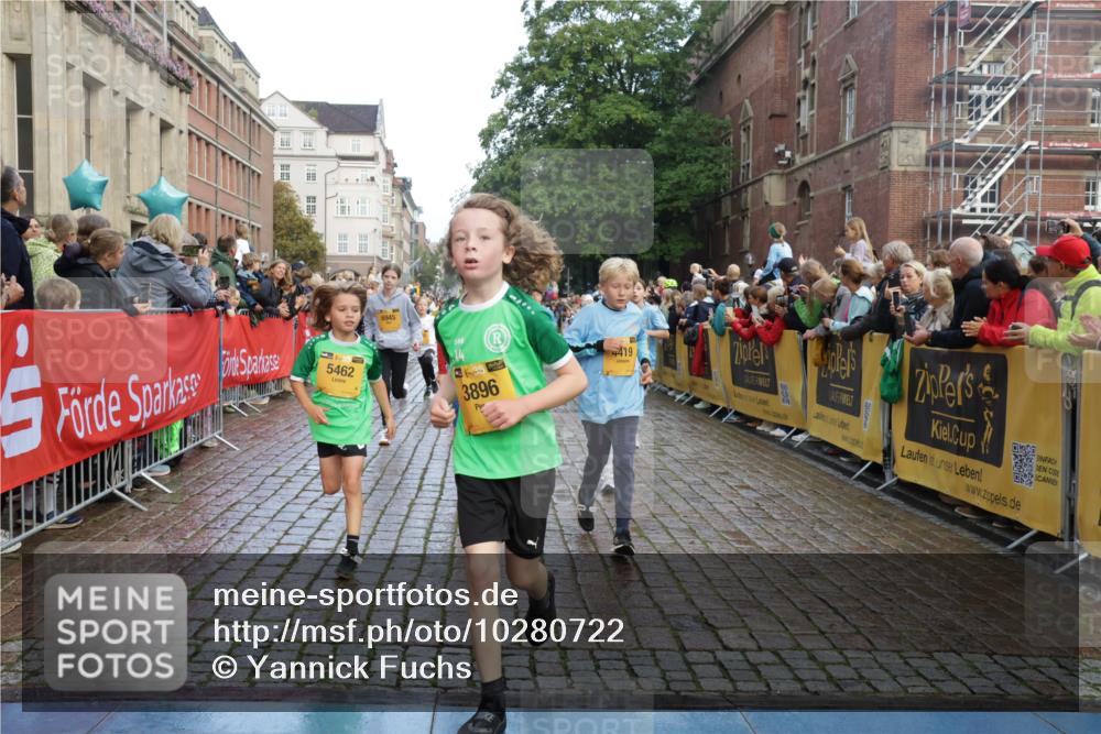 13.09.2026 - Kiel Lauf Yannick Fuchs http://msf.ph/oto/10280722 13.09.2026 08:54:09 Ziel 488, 1244, 1540, 2324, 2489, 4059, 4618, 4717, 4956, 5236, 5586, 5993, 6134, 7470, 9291, 9850, 9880, 10775, 10868, 12111, 12112, 12663, 12829, 120, 193, 258, 262, 888, 1149, 1332, 1529, 1823, 2122, 2141, 2324, 2447, 3234, 4607, 4791, 5120, 5432, 5455, 6004, 6267, 6628, 6702, 6733, 7341, 7815, 8006, 8024, 8332, 8525, 8671, 8968, 9266, 9816, 10726, 10997, 11170, 11593, 11830, 12511, 12548, 12663, 12711, 12828, 241, 1218, 1463, 2610, 2742, 3211, 3896, 3936, 4494 meine-sportfotos.de