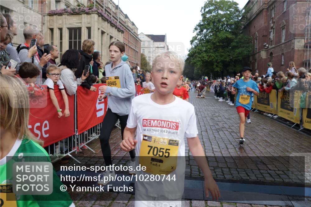 13.09.2026 - Kiel Lauf Yannick Fuchs http://msf.ph/oto/10280744 13.09.2026 08:54:11 Ziel 488, 1244, 1463, 1540, 2489, 2610, 4059, 4618, 4717, 5236, 5993, 6134, 7470, 9291, 9850, 9880, 10775, 10868, 11468, 11672, 11840, 12111, 12112, 12829, 120, 193, 258, 262, 888, 1149, 1244, 1332, 1529, 1823, 2122, 2141, 2324, 2447, 3234, 4607, 4791, 4956, 5120, 5432, 5586, 6004, 6267, 6628, 6702, 6733, 7341, 7815, 8006, 8024, 8332, 8525, 8671, 8968, 9266, 9816, 10726, 10997, 11170, 11593, 12511, 12548, 12663, 12711, 12828, 12829, 241, 1218, 2742, 3211, 3896, 3936, 4494 meine-sportfotos.de