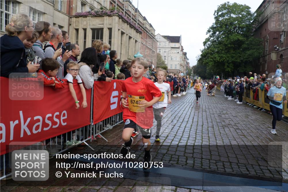 13.09.2026 - Kiel Lauf Yannick Fuchs http://msf.ph/oto/10280753 13.09.2026 08:54:11 Ziel 488, 1244, 1463, 1540, 2489, 2610, 4059, 4618, 4717, 5236, 5993, 6134, 7470, 9291, 9850, 9880, 10775, 10868, 11468, 11672, 11840, 12111, 12112, 12829, 120, 193, 258, 262, 888, 1149, 1244, 1332, 1529, 1823, 2122, 2141, 2324, 2447, 3234, 4607, 4791, 4956, 5120, 5432, 5586, 6004, 6267, 6628, 6702, 6733, 7341, 7815, 8006, 8024, 8332, 8525, 8671, 8968, 9266, 9816, 10726, 10997, 11170, 11593, 12511, 12548, 12663, 12711, 12828, 12829, 241, 1218, 2742, 3211, 3896, 3936, 4494 meine-sportfotos.de