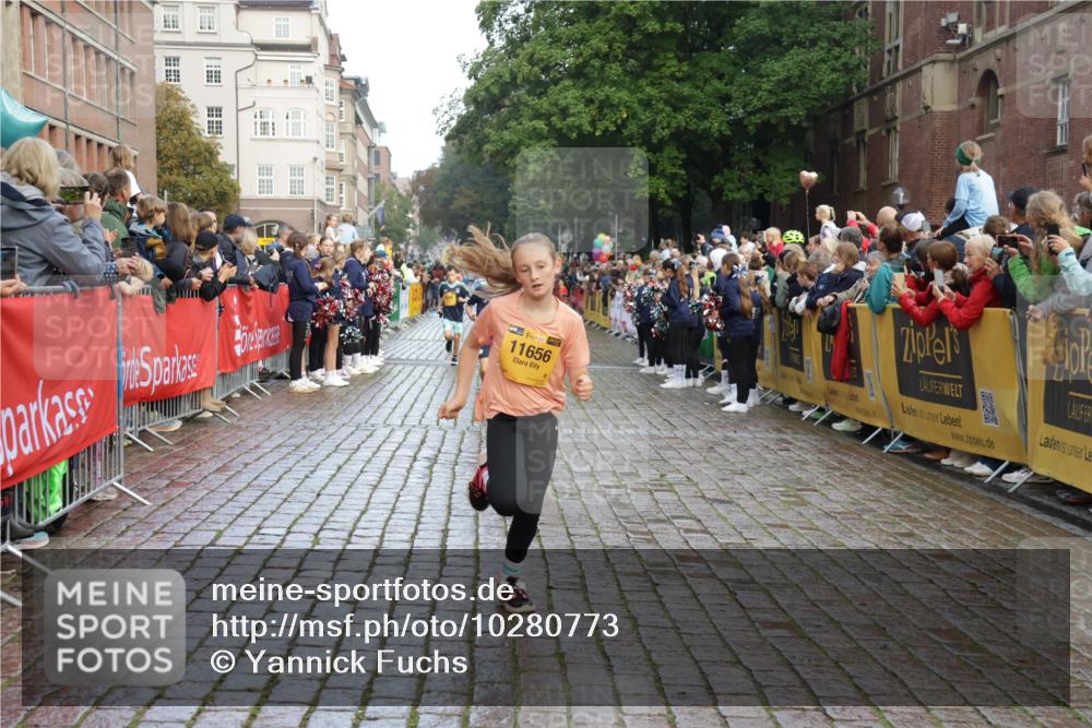 13.09.2026 - Kiel Lauf Yannick Fuchs http://msf.ph/oto/10280773 13.09.2026 08:54:13 Ziel 488, 1463, 1540, 2489, 2610, 4059, 4618, 4717, 5236, 5993, 6134, 7470, 9291, 9447, 9850, 9880, 10775, 10868, 10920, 11468, 11672, 11840, 12111, 12112, 120, 193, 258, 262, 888, 1149, 1244, 1332, 1529, 1823, 2122, 2141, 2324, 2447, 3234, 4607, 4791, 4956, 5120, 5432, 5586, 6267, 6628, 6702, 6733, 7341, 7815, 8006, 8024, 8332, 8671, 8968, 9266, 9816, 9880, 10726, 10997, 11170, 11593, 12511, 12548, 12663, 12711, 12828, 12829, 241, 1218, 2742, 3211, 3896, 3936, 4494 meine-sportfotos.de