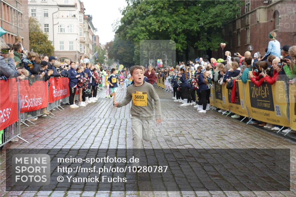 13.09.2026 - Kiel Lauf Yannick Fuchs http://msf.ph/oto/10280787 13.09.2026 08:54:14 Ziel 488, 1463, 1540, 2489, 2610, 4059, 4494, 4618, 4717, 5236, 5993, 6134, 7470, 9291, 9447, 9850, 10775, 10868, 10920, 11468, 11672, 11840, 12111, 12112, 120, 193, 258, 262, 1149, 1244, 1332, 1529, 1823, 2122, 2141, 2324, 2447, 3234, 4607, 4791, 4956, 5120, 5432, 5586, 6267, 6628, 6702, 6733, 7341, 7815, 8006, 8024, 8332, 8671, 8968, 9266, 9816, 9880, 10726, 10997, 11170, 11593, 12111, 12511, 12548, 12663, 12711, 12828, 12829, 241, 1218, 2742, 3211, 3896, 3936 meine-sportfotos.de