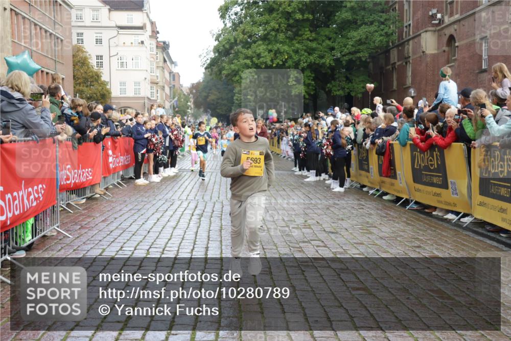 13.09.2026 - Kiel Lauf Yannick Fuchs http://msf.ph/oto/10280789 13.09.2026 08:54:14 Ziel 488, 1463, 1540, 2489, 2610, 4059, 4494, 4618, 4717, 5236, 5993, 6134, 7470, 9291, 9447, 9850, 10775, 10868, 10920, 11468, 11672, 11840, 12111, 12112, 120, 193, 258, 262, 1149, 1244, 1332, 1529, 1823, 2122, 2141, 2324, 2447, 3234, 4607, 4791, 4956, 5120, 5432, 5586, 6267, 6628, 6702, 6733, 7341, 7815, 8006, 8024, 8332, 8671, 8968, 9266, 9816, 9880, 10726, 10997, 11170, 11593, 12111, 12511, 12548, 12663, 12711, 12828, 12829, 241, 1218, 2742, 3211, 3896, 3936 meine-sportfotos.de