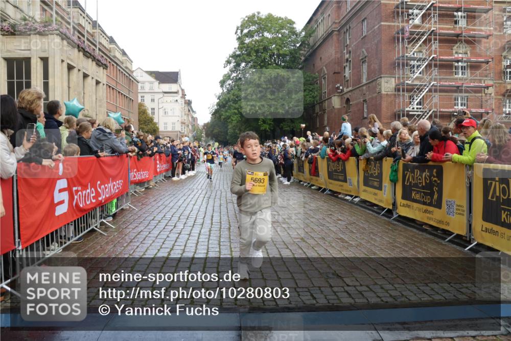 13.09.2026 - Kiel Lauf Yannick Fuchs http://msf.ph/oto/10280803 13.09.2026 08:54:15 Ziel 488, 1218, 1463, 1540, 2489, 2610, 4059, 4494, 4618, 4717, 4731, 5041, 5236, 5993, 6030, 6134, 7470, 9291, 9447, 9850, 10775, 10868, 10920, 11468, 11672, 11840, 12112, 120, 193, 258, 262, 1149, 1244, 1332, 1529, 1823, 2122, 2141, 2324, 2447, 3234, 4607, 4791, 4956, 5120, 5432, 5586, 6267, 6628, 6702, 6733, 7341, 7815, 8006, 8024, 8332, 8671, 8968, 9266, 9880, 10726, 10997, 11170, 12111, 12511, 12548, 12663, 12711, 12828, 12829, 241, 2742, 3211, 3896, 3936 meine-sportfotos.de