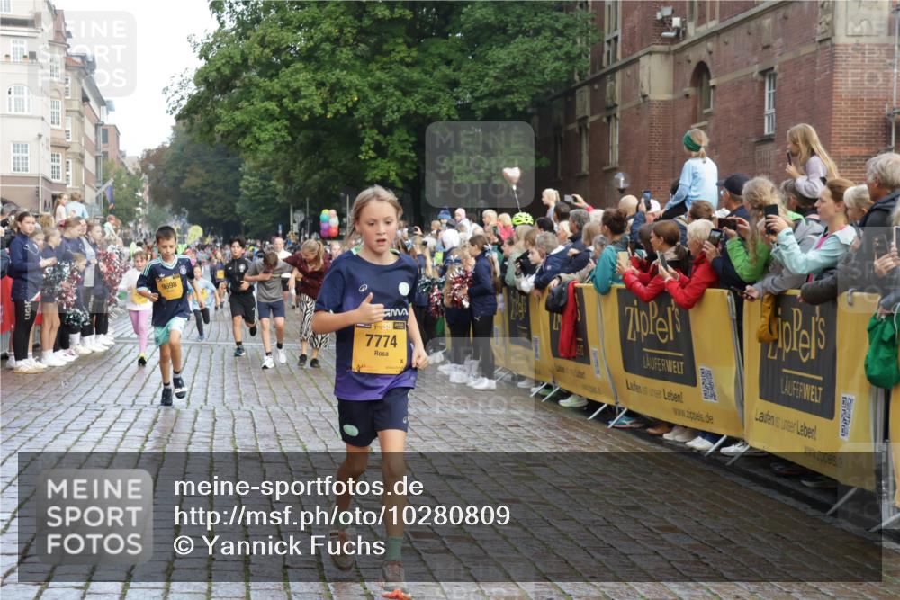 13.09.2026 - Kiel Lauf Yannick Fuchs http://msf.ph/oto/10280809 13.09.2026 08:54:16 Ziel 488, 1218, 1463, 1540, 2489, 2610, 4059, 4494, 4618, 4717, 4731, 5041, 5236, 5993, 6030, 6134, 6618, 7470, 9291, 9447, 9850, 10775, 10868, 10920, 11468, 11672, 11840, 12112, 120, 193, 258, 262, 1244, 1332, 1529, 1823, 2122, 2141, 2324, 2447, 3234, 4607, 4791, 4956, 5120, 5432, 5586, 5993, 6267, 6628, 6702, 6733, 7341, 7815, 8006, 8332, 8671, 9266, 9850, 9880, 10726, 10868, 10997, 11170, 12111, 12112, 12511, 12548, 12663, 12711, 12828, 12829, 241, 2742, 3211, 3896, 3936 meine-sportfotos.de