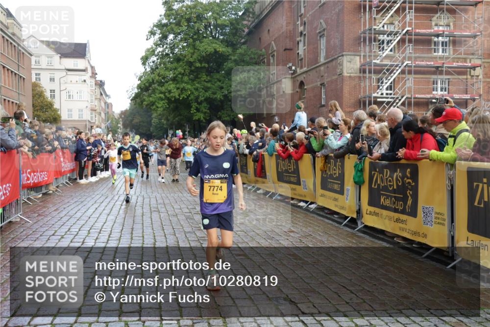13.09.2026 - Kiel Lauf Yannick Fuchs http://msf.ph/oto/10280819 13.09.2026 08:54:17 Ziel 488, 1218, 1463, 1540, 2489, 2610, 4059, 4494, 4618, 4717, 4731, 5041, 5236, 6030, 6134, 6214, 6618, 7470, 9291, 9447, 9714, 10775, 10920, 11468, 11672, 11840, 120, 193, 258, 262, 1244, 1332, 1529, 1823, 2122, 2141, 2324, 2447, 3234, 4607, 4791, 4956, 5432, 5586, 5993, 6267, 6628, 6702, 6733, 7341, 7815, 8006, 8332, 9266, 9850, 9880, 10726, 10775, 10868, 11170, 12111, 12112, 12511, 12663, 12711, 12828, 12829, 241, 2742, 3211, 3896, 3936 meine-sportfotos.de