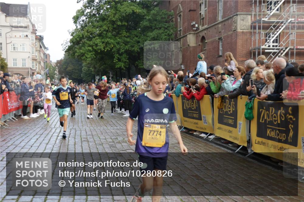 13.09.2026 - Kiel Lauf Yannick Fuchs http://msf.ph/oto/10280826 13.09.2026 08:54:17 Ziel 488, 1218, 1463, 1540, 2489, 2610, 4059, 4494, 4618, 4717, 4731, 5041, 5236, 6030, 6134, 6214, 6618, 7470, 9291, 9447, 9714, 10775, 10920, 11468, 11672, 11840, 120, 193, 258, 262, 1244, 1332, 1529, 1823, 2122, 2141, 2324, 2447, 3234, 4607, 4791, 4956, 5432, 5586, 5993, 6267, 6628, 6702, 6733, 7341, 7815, 8006, 8332, 9266, 9850, 9880, 10726, 10775, 10868, 11170, 12111, 12112, 12511, 12663, 12711, 12828, 12829, 241, 2742, 3211, 3896, 3936 meine-sportfotos.de