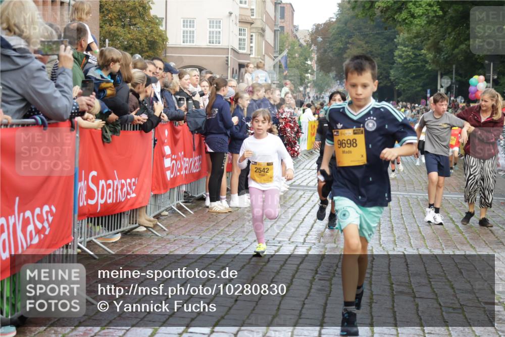 13.09.2026 - Kiel Lauf Yannick Fuchs http://msf.ph/oto/10280830 13.09.2026 08:54:18 Ziel 488, 1218, 1463, 1540, 2489, 2610, 2742, 4059, 4494, 4618, 4717, 4731, 5041, 5236, 6030, 6134, 6214, 6618, 7470, 8545, 9291, 9447, 9714, 10920, 11468, 11672, 11840, 120, 193, 258, 262, 488, 1244, 1332, 1529, 1823, 2122, 2141, 2324, 2447, 2489, 3234, 4607, 4791, 4956, 5236, 5432, 5586, 5993, 6267, 6628, 6702, 6733, 7341, 7470, 7815, 8006, 8332, 9266, 9850, 9880, 10726, 10775, 10868, 11170, 12111, 12112, 12511, 12663, 12711, 12829, 241, 3211, 3896, 3936 meine-sportfotos.de