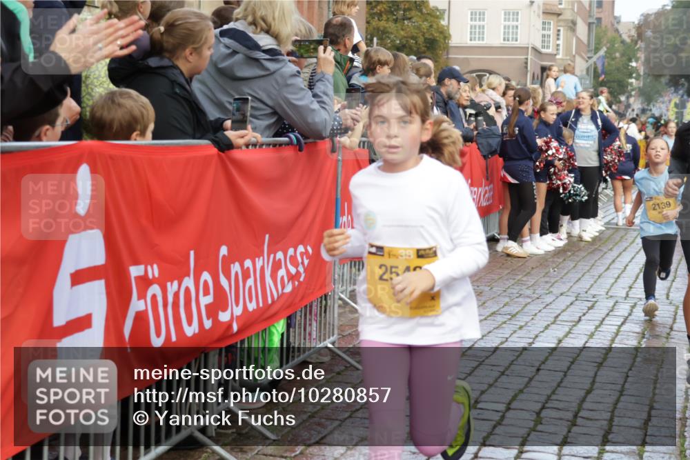 13.09.2026 - Kiel Lauf Yannick Fuchs http://msf.ph/oto/10280857 13.09.2026 08:54:20 Ziel 1218, 1463, 1540, 2610, 2742, 3896, 4059, 4494, 4731, 5041, 6030, 6134, 6214, 6618, 8545, 9291, 9447, 9714, 10920, 11468, 11672, 11840, 120, 193, 258, 262, 488, 1244, 1529, 1540, 1823, 2122, 2141, 2324, 2447, 2489, 3234, 4607, 4618, 4717, 4791, 4956, 5236, 5432, 5586, 5993, 6267, 6628, 6733, 7341, 7470, 7815, 8006, 8332, 9266, 9850, 9880, 10726, 10775, 10868, 11170, 12111, 12112, 12511, 12663, 12711, 12829, 241, 2139, 3211, 3936 meine-sportfotos.de