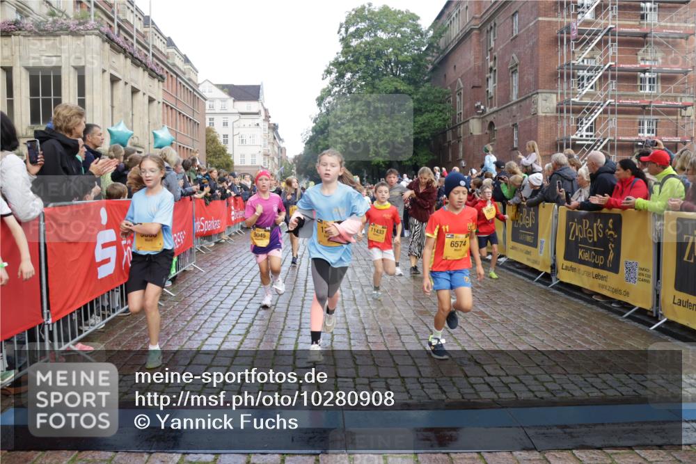 13.09.2026 - Kiel Lauf Yannick Fuchs http://msf.ph/oto/10280908 13.09.2026 08:54:25 Ziel 241, 1218, 1463, 2610, 2742, 3211, 3896, 3936, 4419, 4494, 4731, 5041, 5462, 6030, 6214, 6618, 6740, 6945, 7055, 8110, 8111, 8545, 9447, 9714, 10920, 10937, 11468, 11656, 11672, 11840, 120, 193, 258, 262, 488, 1244, 1463, 1529, 1540, 1823, 2122, 2141, 2324, 2489, 4059, 4607, 4618, 4717, 4791, 4956, 5236, 5432, 5586, 5993, 6134, 6267, 6733, 7341, 7470, 7815, 8006, 8332, 9266, 9291, 9850, 9880, 10726, 10775, 10868, 11672, 12111, 12112, 12663, 12711, 12829, 159, 1701, 2139 meine-sportfotos.de