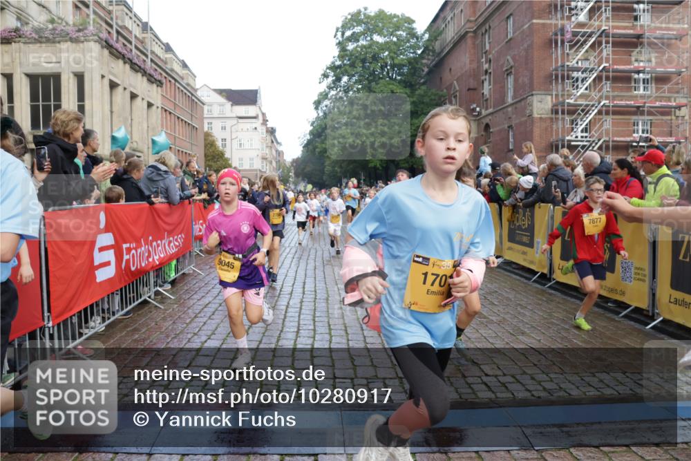 13.09.2026 - Kiel Lauf Yannick Fuchs http://msf.ph/oto/10280917 13.09.2026 08:54:26 Ziel 241, 1218, 2610, 2742, 3211, 3896, 3936, 4419, 4494, 4731, 5041, 5462, 5693, 6030, 6214, 6618, 6740, 6945, 7055, 8110, 8111, 8545, 9447, 9714, 10920, 10937, 11468, 11656, 11840, 120, 193, 258, 262, 488, 1244, 1463, 1529, 1540, 1823, 2122, 2141, 2324, 2489, 2610, 4059, 4618, 4717, 4791, 4956, 5236, 5432, 5586, 5993, 6134, 6733, 7341, 7470, 7815, 8006, 8332, 9291, 9850, 9880, 10726, 10775, 10868, 11468, 11672, 11840, 12111, 12112, 12663, 12711, 12829, 159, 1701, 2139 meine-sportfotos.de
