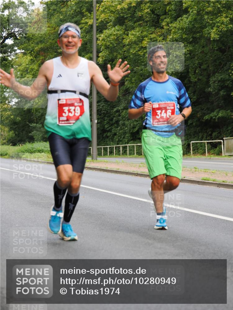 13.09.2026 - 21. swb-Marathon Bremen TobiasT http://msf.ph/oto/10280949 13.09.2026 11:39:48 Laufen 339, 346 meine-sportfotos.de