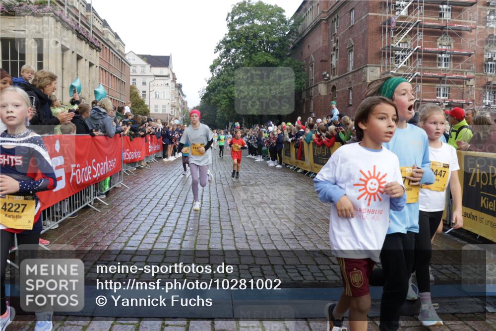 13.09.2026 - Kiel Lauf Yannick Fuchs http://msf.ph/oto/10281002 13.09.2026 08:54:31 Ziel 241, 2542, 2742, 3211, 3896, 3936, 4419, 5462, 5693, 6214, 6618, 6740, 6945, 7055, 7774, 8110, 8111, 8545, 9698, 9714, 10937, 11656, 120, 488, 1218, 1244, 1463, 1540, 1823, 2122, 2324, 2489, 2610, 4059, 4494, 4618, 4717, 4731, 4956, 5041, 5236, 5586, 5993, 6030, 6134, 6618, 7341, 7470, 9291, 9447, 9850, 9880, 10726, 10775, 10868, 10920, 11468, 11672, 11840, 12111, 12112, 12663, 12829, 159, 561, 820, 1701, 2139, 2770, 4227, 120, 2122 meine-sportfotos.de