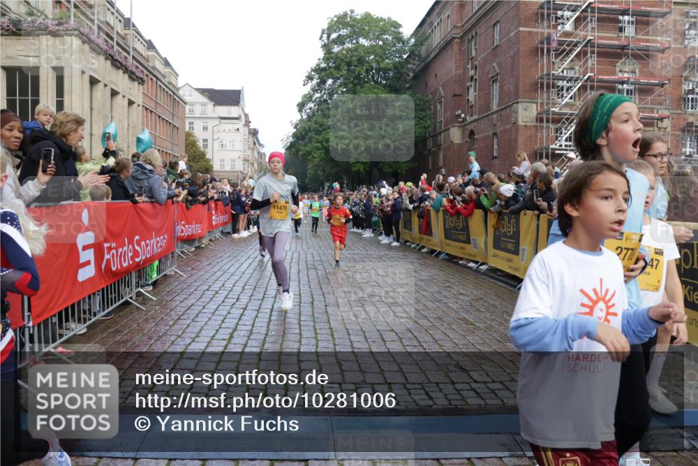 13.09.2026 - Kiel Lauf Yannick Fuchs http://msf.ph/oto/10281006 13.09.2026 08:54:31 Ziel 241, 2542, 2742, 3211, 3896, 3936, 4419, 5462, 5693, 6214, 6618, 6740, 6945, 7055, 7774, 8110, 8111, 8545, 9698, 9714, 10937, 11656, 120, 488, 1218, 1244, 1463, 1540, 1823, 2122, 2324, 2489, 2610, 4059, 4494, 4618, 4717, 4731, 4956, 5041, 5236, 5586, 5993, 6030, 6134, 6618, 7341, 7470, 9291, 9447, 9850, 9880, 10726, 10775, 10868, 10920, 11468, 11672, 11840, 12111, 12112, 12663, 12829, 159, 561, 820, 1701, 2139, 2770, 4227, 120, 2122 meine-sportfotos.de