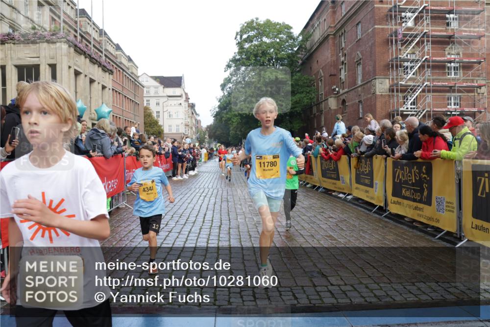 13.09.2026 - Kiel Lauf Yannick Fuchs http://msf.ph/oto/10281060 13.09.2026 08:54:38 Ziel 1701, 2139, 2542, 3457, 3936, 5693, 6574, 6740, 6945, 7774, 7877, 8110, 8111, 8670, 8850, 9533, 9698, 10488, 11263, 11433, 11656, 241, 488, 1218, 1463, 1540, 2489, 2610, 2742, 3211, 3896, 4059, 4419, 4494, 4618, 4717, 4731, 5041, 5236, 5462, 5993, 6030, 6134, 6214, 6618, 6740, 6945, 7055, 7470, 8110, 8111, 8545, 9291, 9447, 9714, 9850, 9880, 10775, 10868, 10920, 10937, 11468, 11672, 11840, 12111, 12112, 159, 561, 744, 820, 2699, 2770, 4069, 4227, 4348, 6607, 120, 2122 meine-sportfotos.de