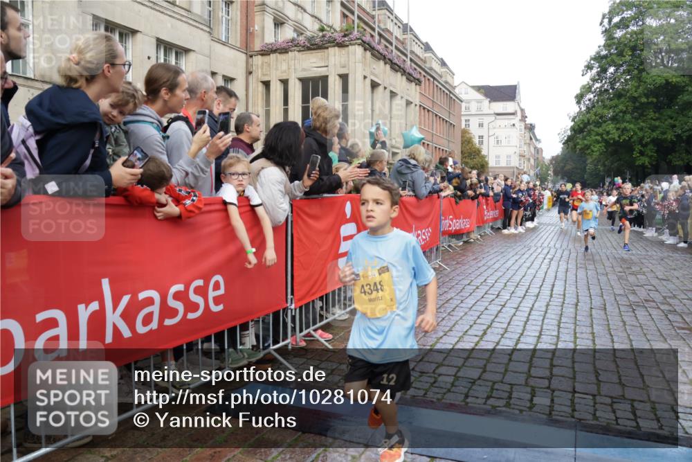 13.09.2026 - Kiel Lauf Yannick Fuchs http://msf.ph/oto/10281074 13.09.2026 08:54:38 Ziel 1701, 2139, 2542, 3457, 3936, 5693, 6574, 6740, 6945, 7774, 7877, 8110, 8111, 8670, 8850, 9533, 9698, 10488, 11263, 11433, 11656, 241, 488, 1218, 1463, 1540, 2489, 2610, 2742, 3211, 3896, 4059, 4419, 4494, 4618, 4717, 4731, 5041, 5236, 5462, 5993, 6030, 6134, 6214, 6618, 6740, 6945, 7055, 7470, 8110, 8111, 8545, 9291, 9447, 9714, 9850, 9880, 10775, 10868, 10920, 10937, 11468, 11672, 11840, 12111, 12112, 159, 561, 744, 820, 2699, 2770, 4069, 4227, 4348, 6607, 120, 2122 meine-sportfotos.de