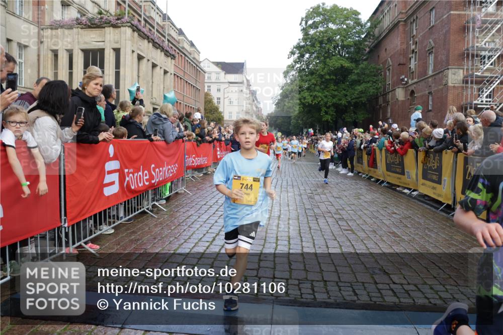 13.09.2026 - Kiel Lauf Yannick Fuchs http://msf.ph/oto/10281106 13.09.2026 08:54:41 Ziel 159, 1701, 2139, 2542, 2754, 3457, 5454, 5693, 6574, 6737, 7774, 7877, 8670, 8850, 9045, 9533, 9698, 10488, 11263, 11433, 12654, 241, 488, 1218, 1463, 1540, 2489, 2610, 2742, 3211, 3896, 3936, 4059, 4419, 4494, 4618, 4717, 4731, 5041, 5236, 5462, 5693, 5993, 6030, 6134, 6214, 6618, 6740, 6945, 7055, 7470, 8110, 8111, 8545, 9291, 9447, 9714, 9850, 10775, 10868, 10920, 10937, 11468, 11656, 11672, 11840, 12112, 495, 561, 744, 820, 2699, 2770, 2773, 4069, 4227, 4348, 6607 meine-sportfotos.de