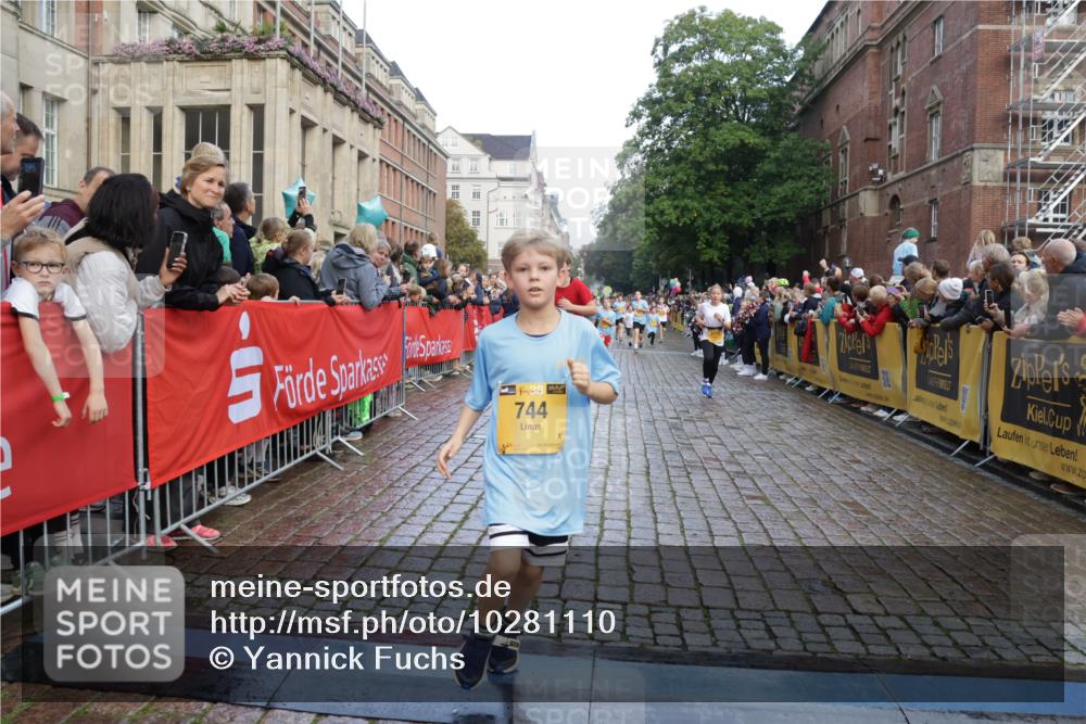 13.09.2026 - Kiel Lauf Yannick Fuchs http://msf.ph/oto/10281110 13.09.2026 08:54:41 Ziel 159, 1701, 2139, 2542, 2754, 3457, 5454, 5693, 6574, 6737, 7774, 7877, 8670, 8850, 9045, 9533, 9698, 10488, 11263, 11433, 12654, 241, 488, 1218, 1463, 1540, 2489, 2610, 2742, 3211, 3896, 3936, 4059, 4419, 4494, 4618, 4717, 4731, 5041, 5236, 5462, 5693, 5993, 6030, 6134, 6214, 6618, 6740, 6945, 7055, 7470, 8110, 8111, 8545, 9291, 9447, 9714, 9850, 10775, 10868, 10920, 10937, 11468, 11656, 11672, 11840, 12112, 495, 561, 744, 820, 2699, 2770, 2773, 4069, 4227, 4348, 6607 meine-sportfotos.de