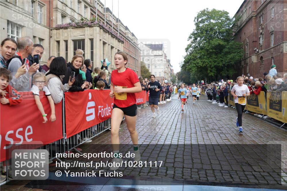 13.09.2026 - Kiel Lauf Yannick Fuchs http://msf.ph/oto/10281117 13.09.2026 08:54:43 Ziel 159, 561, 820, 1701, 2139, 2542, 2754, 2770, 3457, 4227, 5454, 6574, 6737, 7774, 7877, 8670, 8850, 9045, 9533, 9698, 10279, 10447, 10488, 11133, 11263, 11433, 12654, 241, 488, 1218, 1463, 1540, 2489, 2610, 2742, 3211, 3896, 3936, 4059, 4419, 4494, 4618, 4717, 4731, 5041, 5236, 5462, 5693, 6030, 6134, 6214, 6618, 6740, 6945, 7055, 7470, 7774, 8110, 8111, 8545, 9291, 9447, 9714, 10920, 10937, 11468, 11656, 11672, 11840, 495, 744, 889, 1450, 2699, 2773, 4069, 4348, 6607 meine-sportfotos.de