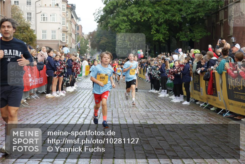 13.09.2026 - Kiel Lauf Yannick Fuchs http://msf.ph/oto/10281127 13.09.2026 08:54:44 Ziel 159, 561, 820, 1701, 2139, 2542, 2754, 2770, 3457, 4227, 5454, 6574, 6737, 7877, 8670, 8850, 9045, 9533, 9698, 10279, 10447, 10488, 11133, 11263, 11433, 12654, 241, 1218, 1463, 1540, 2610, 2742, 3211, 3896, 3936, 4059, 4419, 4494, 4618, 4717, 4731, 5041, 5462, 5693, 6030, 6134, 6214, 6618, 6740, 6945, 7055, 7774, 8110, 8111, 8545, 9291, 9447, 9714, 10920, 10937, 11468, 11656, 11672, 11840, 495, 744, 889, 1450, 2699, 2773, 4069, 4348, 6607 meine-sportfotos.de