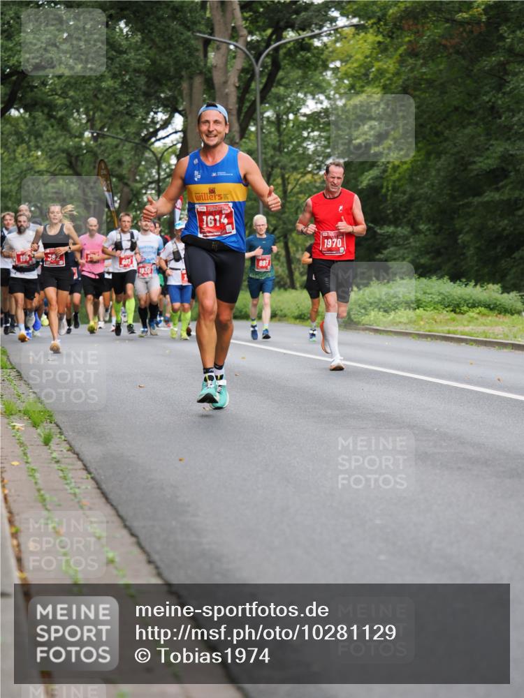 13.09.2026 - 21. swb-Marathon Bremen TobiasT http://msf.ph/oto/10281129 13.09.2026 11:40:41 Laufen 195, 603, 1614, 697, 1970 meine-sportfotos.de