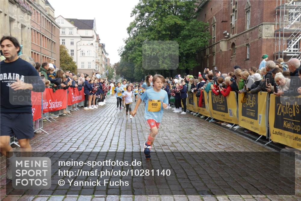 13.09.2026 - Kiel Lauf Yannick Fuchs http://msf.ph/oto/10281140 13.09.2026 08:54:44 Ziel 159, 561, 820, 1701, 2139, 2542, 2754, 2770, 3457, 4227, 5454, 6574, 6737, 7877, 8670, 8850, 9045, 9533, 9698, 10279, 10447, 10488, 11133, 11263, 11433, 12654, 241, 1218, 1463, 1540, 2610, 2742, 3211, 3896, 3936, 4059, 4419, 4494, 4618, 4717, 4731, 5041, 5462, 5693, 6030, 6134, 6214, 6618, 6740, 6945, 7055, 7774, 8110, 8111, 8545, 9291, 9447, 9714, 10920, 10937, 11468, 11656, 11672, 11840, 495, 744, 889, 1450, 2699, 2773, 4069, 4348, 6607 meine-sportfotos.de