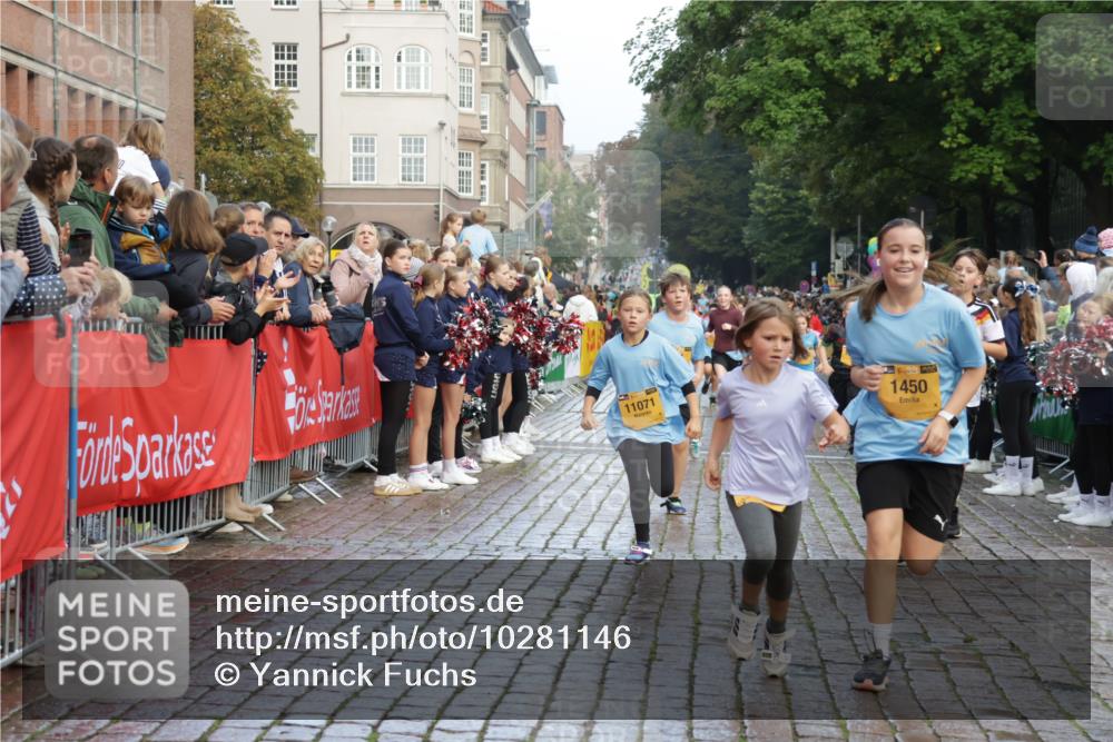 13.09.2026 - Kiel Lauf Yannick Fuchs http://msf.ph/oto/10281146 13.09.2026 08:54:45 Ziel 159, 561, 820, 1701, 2139, 2542, 2754, 2770, 3457, 4227, 5454, 6574, 6737, 7877, 8670, 8850, 9045, 9533, 9698, 10279, 10447, 10488, 11133, 11263, 11433, 11464, 12654, 241, 1218, 1463, 1540, 2610, 2742, 3211, 3896, 3936, 4059, 4419, 4494, 4731, 5041, 5462, 5693, 6030, 6134, 6214, 6618, 6740, 6945, 7055, 7774, 8110, 8111, 8545, 9291, 9447, 9698, 9714, 10920, 10937, 11468, 11656, 11672, 11840, 495, 744, 889, 1450, 2699, 2773, 4069, 4348, 6607 meine-sportfotos.de