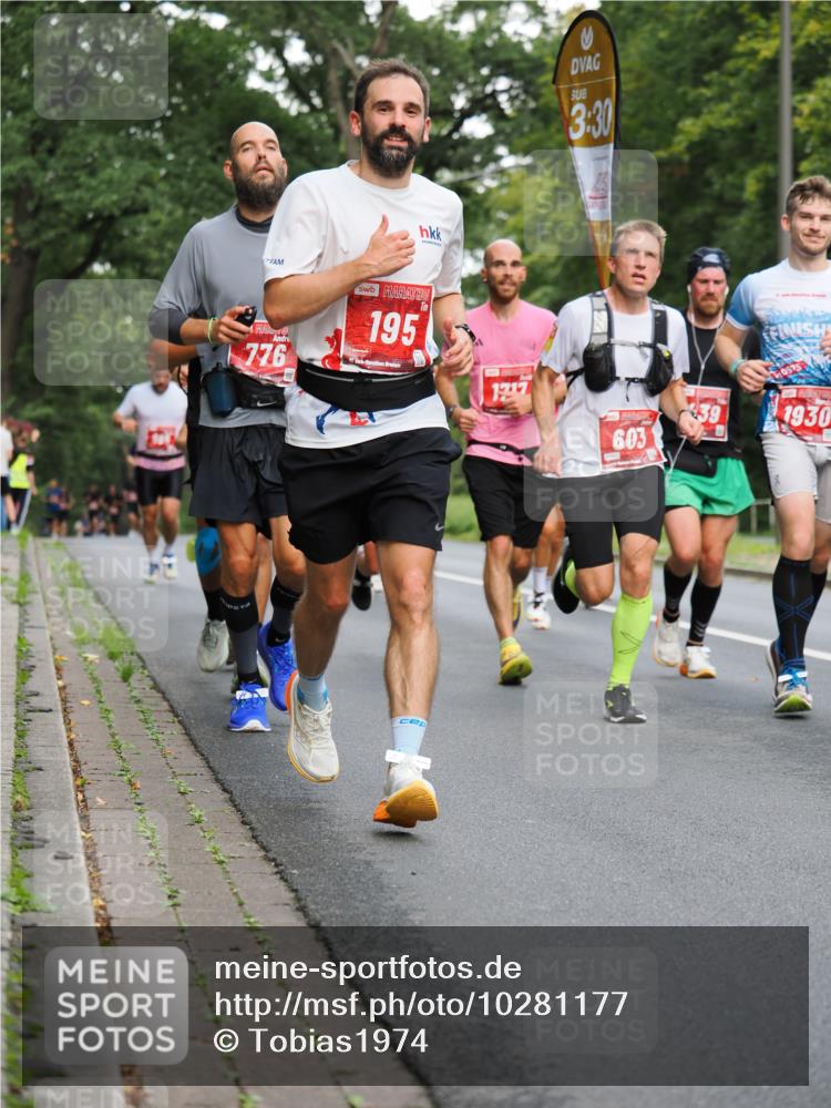 13.09.2026 - 21. swb-Marathon Bremen TobiasT http://msf.ph/oto/10281177 13.09.2026 11:40:49 Laufen 195, 776, 3, 30, 1217, 39, 1930, 603 meine-sportfotos.de