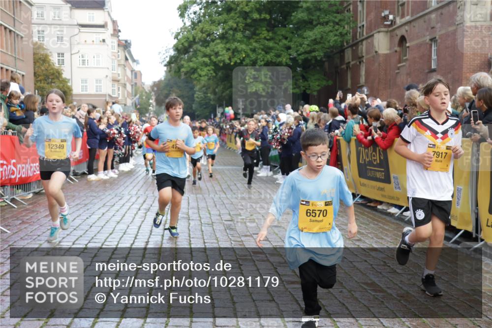 13.09.2026 - Kiel Lauf Yannick Fuchs http://msf.ph/oto/10281179 13.09.2026 08:54:48 Ziel 159, 561, 820, 1701, 2139, 2754, 2770, 3457, 4227, 5454, 6574, 6607, 6737, 7877, 8850, 9045, 9533, 10279, 10447, 10488, 11133, 11263, 11330, 11433, 11464, 11470, 12654, 241, 1218, 1463, 2542, 2610, 2742, 3211, 3896, 3936, 4059, 4419, 4494, 4731, 5041, 5462, 5693, 6030, 6134, 6214, 6618, 6740, 6945, 7055, 7774, 8110, 8111, 8545, 8670, 8850, 9291, 9447, 9698, 9714, 10920, 10937, 11468, 11656, 11672, 11840, 471, 495, 744, 889, 1450, 2699, 2773, 3863, 4069, 4348 meine-sportfotos.de