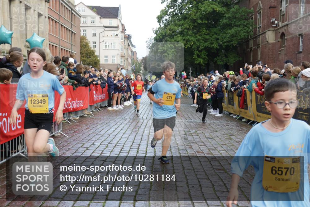 13.09.2026 - Kiel Lauf Yannick Fuchs http://msf.ph/oto/10281184 13.09.2026 08:54:49 Ziel 159, 561, 820, 1701, 2139, 2754, 2770, 3457, 4227, 4348, 5454, 6574, 6607, 6737, 7877, 9045, 9533, 10279, 10447, 10488, 11133, 11263, 11330, 11433, 11464, 11470, 11780, 12654, 241, 1218, 1463, 2542, 2610, 2742, 3211, 3896, 3936, 4059, 4419, 4494, 4731, 5041, 5462, 5693, 6030, 6214, 6618, 6740, 6945, 7055, 7774, 8110, 8111, 8545, 8670, 8850, 9447, 9698, 9714, 10920, 10937, 11468, 11656, 11672, 11840, 471, 495, 744, 889, 1450, 2699, 2773, 3863, 4069 meine-sportfotos.de