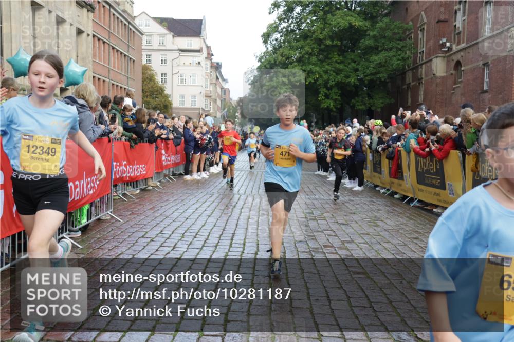13.09.2026 - Kiel Lauf Yannick Fuchs http://msf.ph/oto/10281187 13.09.2026 08:54:49 Ziel 159, 561, 820, 1701, 2139, 2754, 2770, 3457, 4227, 4348, 5454, 6574, 6607, 6737, 7877, 9045, 9533, 10279, 10447, 10488, 11133, 11263, 11330, 11433, 11464, 11470, 11780, 12654, 241, 1218, 1463, 2542, 2610, 2742, 3211, 3896, 3936, 4059, 4419, 4494, 4731, 5041, 5462, 5693, 6030, 6214, 6618, 6740, 6945, 7055, 7774, 8110, 8111, 8545, 8670, 8850, 9447, 9698, 9714, 10920, 10937, 11468, 11656, 11672, 11840, 471, 495, 744, 889, 1450, 2699, 2773, 3863, 4069 meine-sportfotos.de