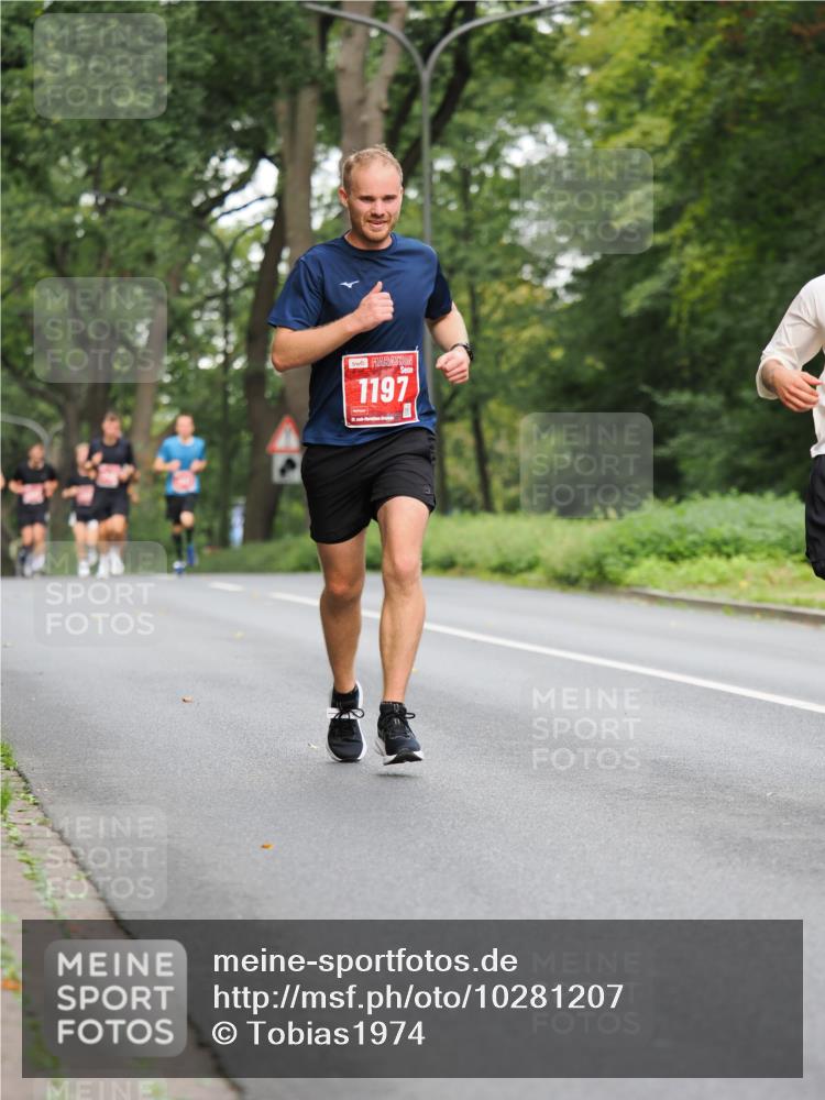 13.09.2026 - 21. swb-Marathon Bremen TobiasT http://msf.ph/oto/10281207 13.09.2026 11:40:57 Laufen 1197 meine-sportfotos.de