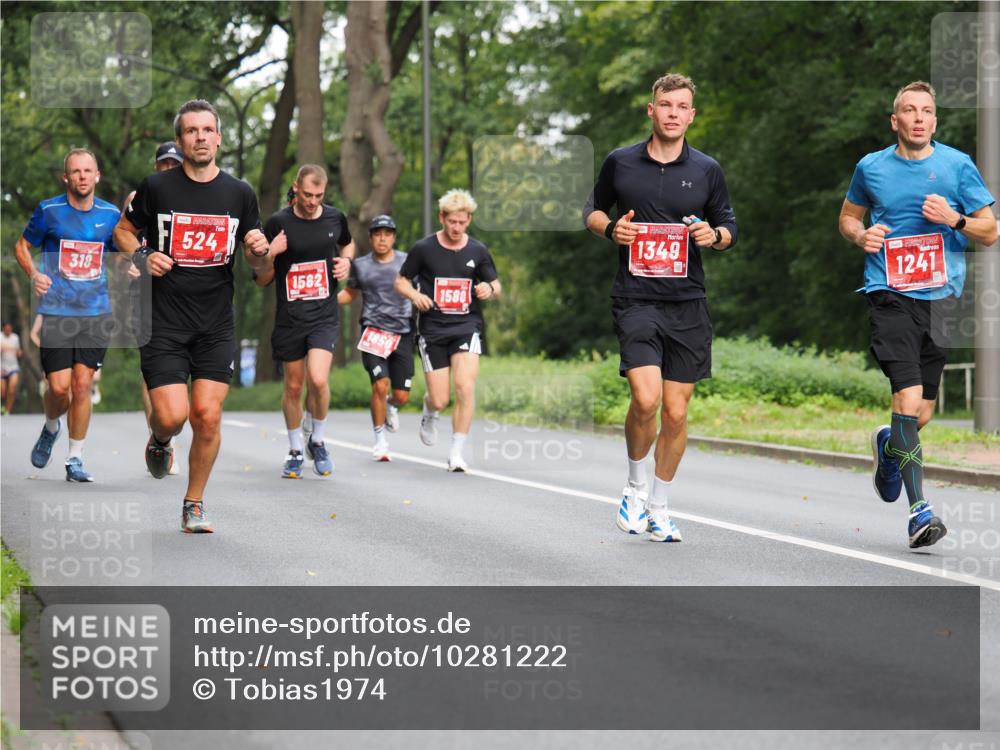 13.09.2026 - 21. swb-Marathon Bremen TobiasT http://msf.ph/oto/10281222 13.09.2026 11:41:09 Laufen 318, 524, 1562, 1850, 1580, 1349, 1241 meine-sportfotos.de